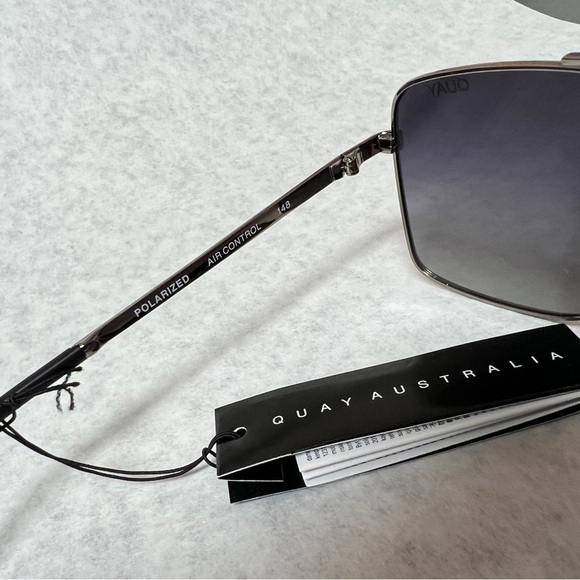 Quay Australia Air Control Aviator Sunglasses Gunmetal Smoke - Picture 8 of 8